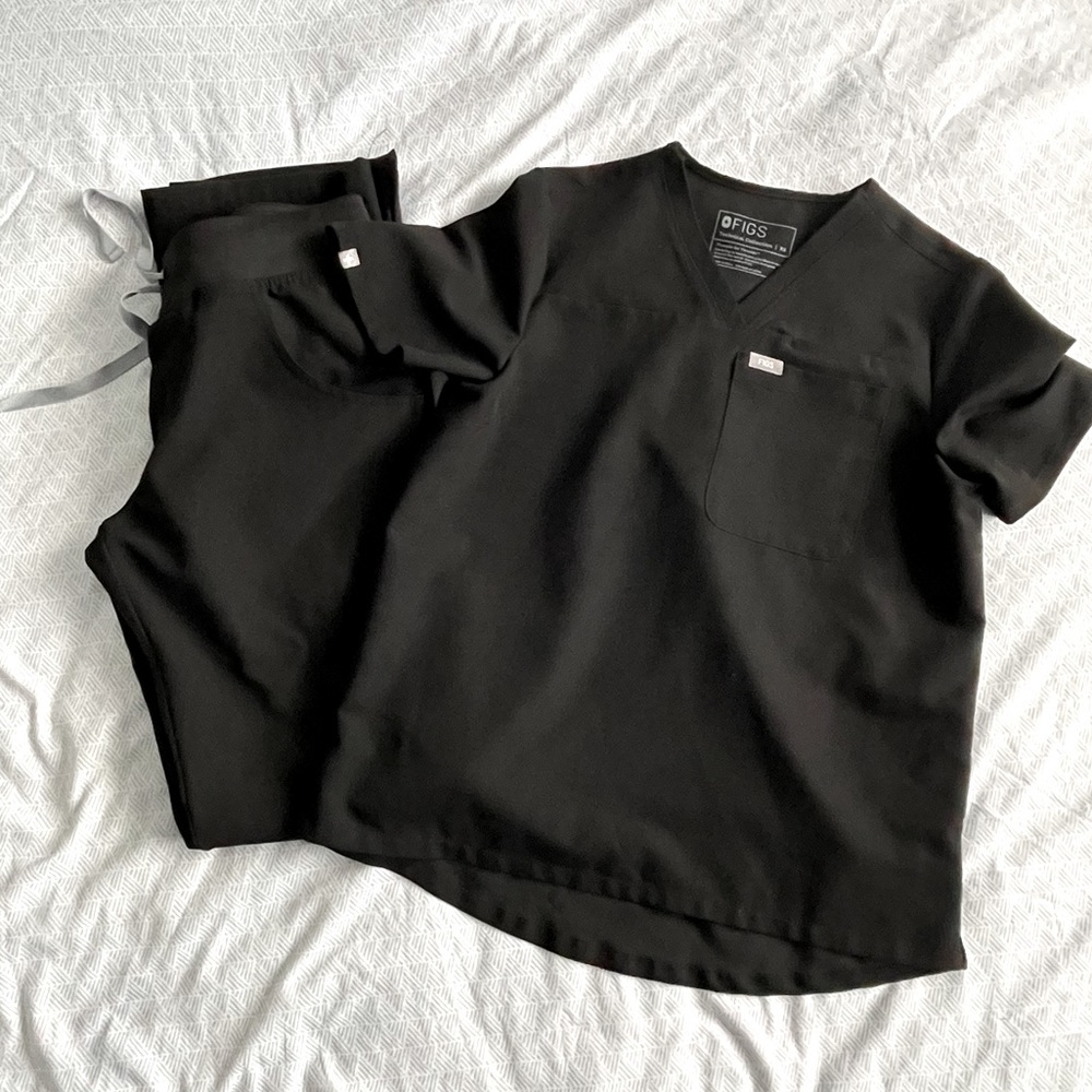 Figs Scrub Set - BLACK - Kaya V Neck XS & Kade Pants XS/T